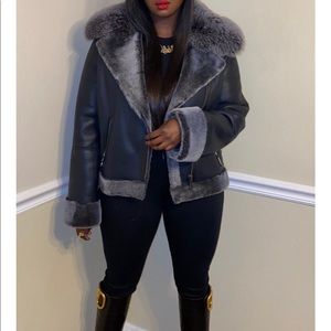✨Leather and Fox fur trimmed Sherling✨